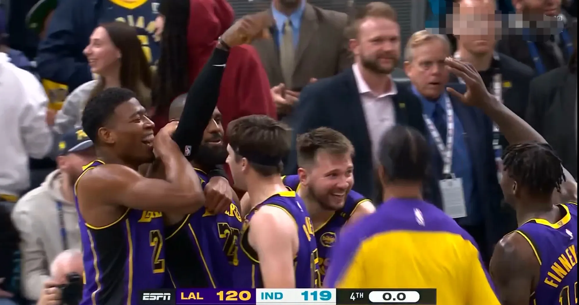 南宫28-东契奇在湖人比赛中最后时刻胜出，锐不可当引发热议！