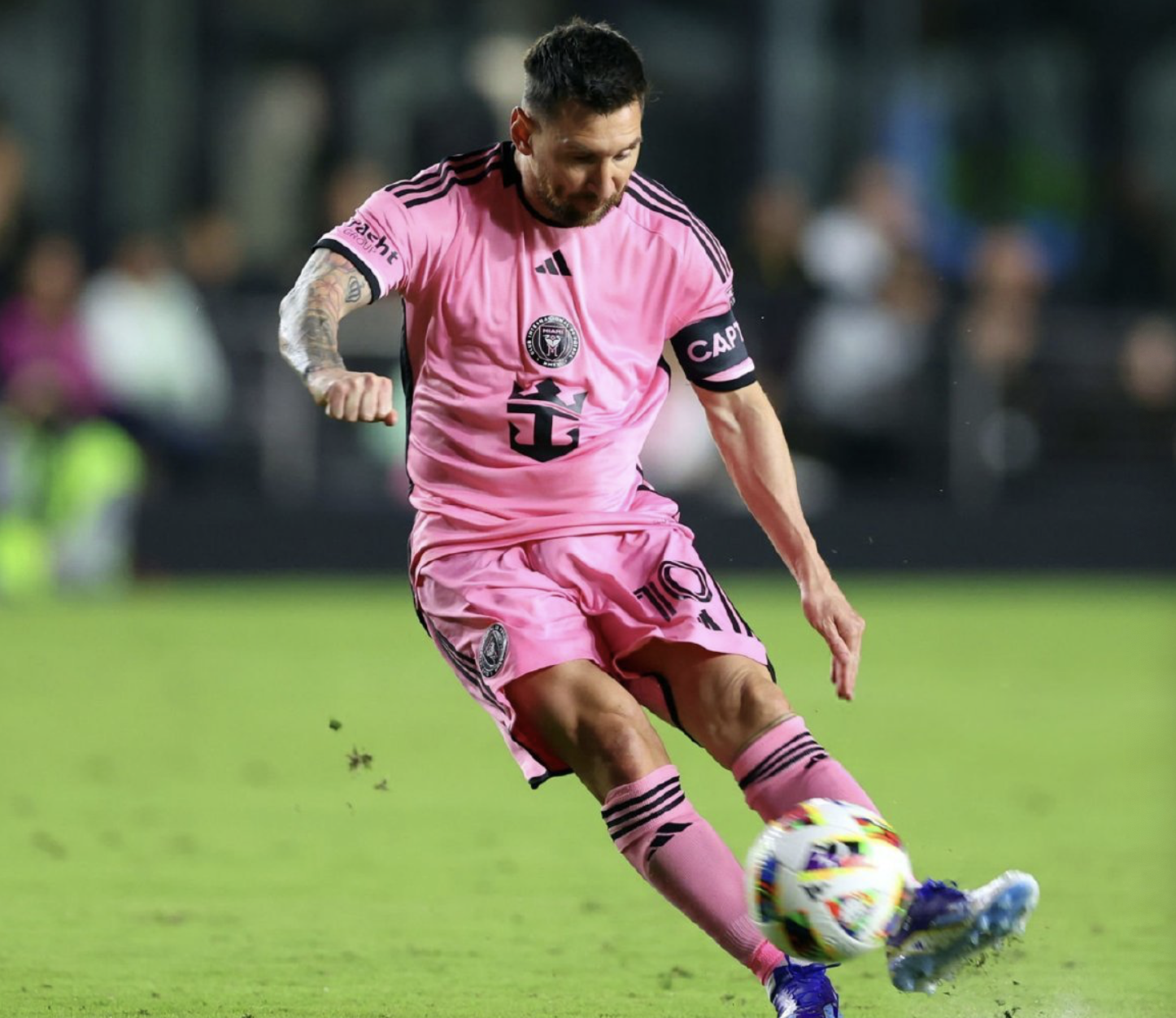 南宫-包含梅西连续七场比赛得分超过重返赛场，德国队不断突破！全场沸腾不已的词条