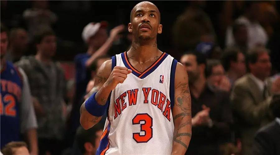 南宫-包含Karsa连续三场比赛得分超过绝杀，勇士挑战极限！的词条